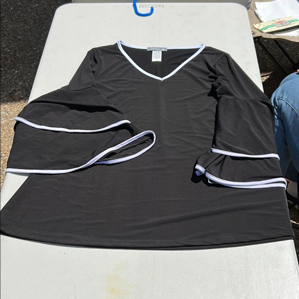 Gray Ruffled 3/4 Sleeve Blouse